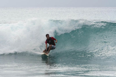 surf1_841_2007042584531_395.JPG