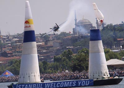redbull1_42_2007061193159_23.jpg