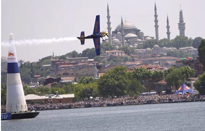 redbull3_36_2007061193159_191.jpg