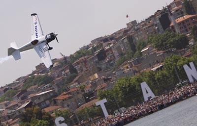 redbull8_612_2007061193159_790.jpg