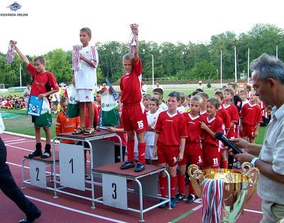 díjátadás a Várda SE U 10-es csapatának díjátadás a Várda SE U 10-es csapatának
