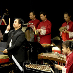 A nyolcvan fős Guangdong zenekar guangdong_zenekar_378_20080208120334_807.jpg