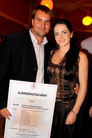 a győztes táncospár Czene Attila és gyönyörű felesége Bánhidi Petra is részt vett czene_attila_banhidi_petra_512_2008040182937_636.jpg