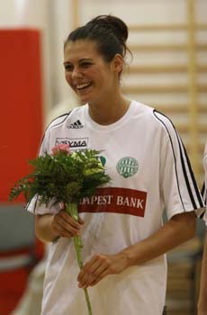 Zácsik nagyon boldog volt zacsik_viraggal_550_20080421165907_391.jpg