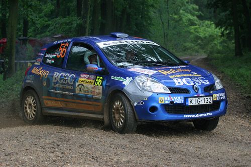 Veszprém Rallye. A Kőváry Barna és Szentiványi Szabolcs dobogóra állna a hétvégén sorra kerülő Veszprém-ralin.  A csapat módosított autóval készül az évad talán legmelegebb és legnehezebb versenyére