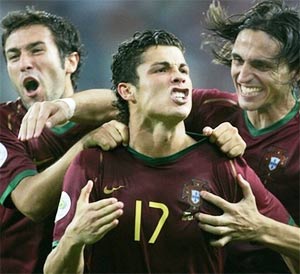 cristiano_ronaldo_323_20081002160930_631.jpg