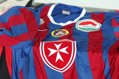 fc_fehervar_mezek_486_20081025151626_529.jpg fc_fehervar_mezek_486_20081025151626_529.jpg