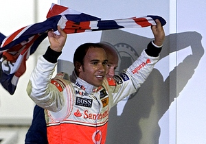 hamilton_wins_brasil_744_2008110301439_648.jpg
