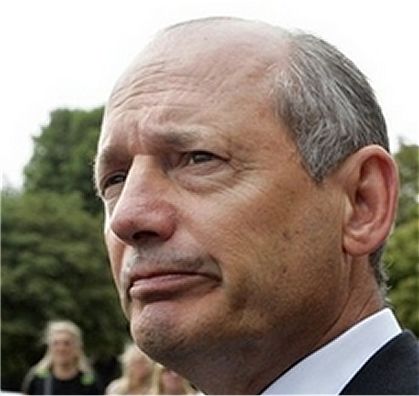 ron_dennis_447_2009011830731_529.jpg ron_dennis_447_2009011830731_529.jpg