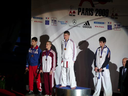 Párizsi kadett és junior WKF Karate EB Fantasztikus magyar sikerek a párizsi kadett és junior WKF Karate EB-n!
