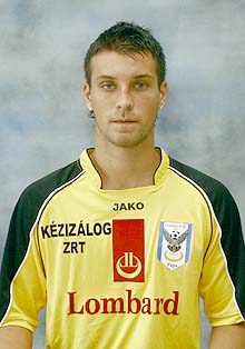 Nem porccal műtötték a pápai játékost, csak kitisztították a térdét