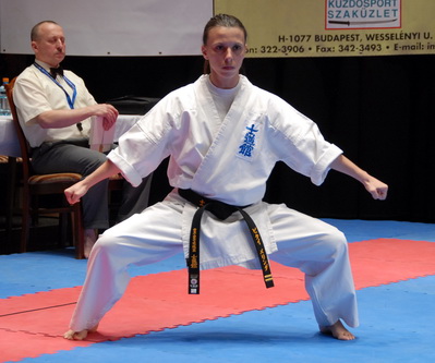 Independent Team Női Kata