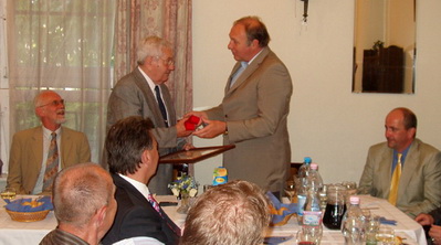 dr_galla_ferenc_9_dant_kapott_az_ijf_tol_80_szuletesnapjara_227_20090706115116_268.jpg