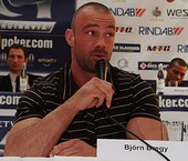 Björn Bregy kinevette Karacsot!