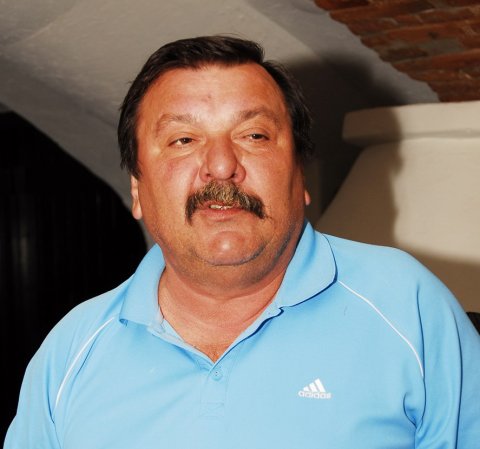 A farkas elbújt