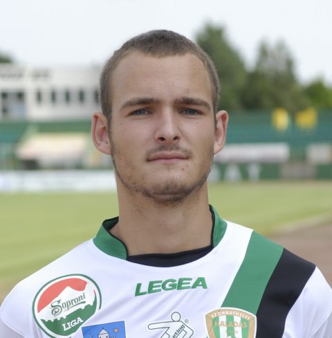 Megegyeztek Simonnal