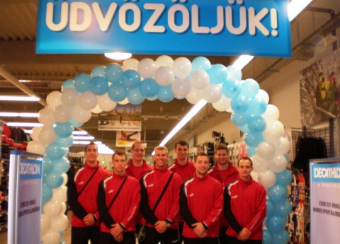 Bemelegítettek a Dunaferr SE játékosai