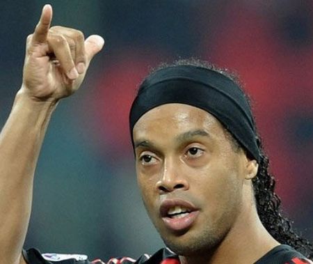 Ronaldinho kettős is lőtt a Juvénak