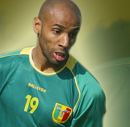 Kanouté két gólt szerzett a nyitómérkőzésen