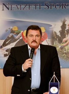 A sportról másképp - vitairat a magyar sport legfontosabb kérdéseiről...