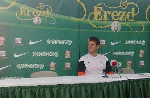 Craig Short mosolyoghatott a sajtótájékoztatón