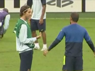 Ibrahimovic (balra) melegítés közben sérült meg