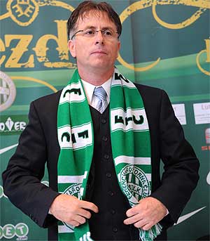 Prukner magot akar építeni