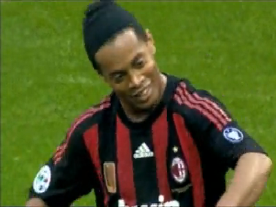 Ronaldinho lehet hogy a Flamengoban folytatja