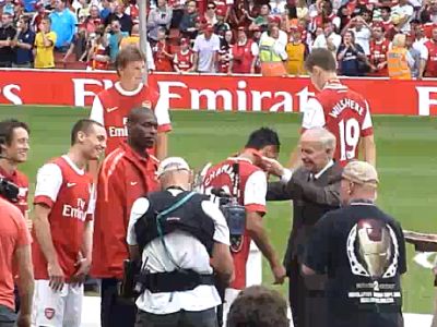 Az Arsenal játékosai megérdemelten vehették nyakukba az érmet