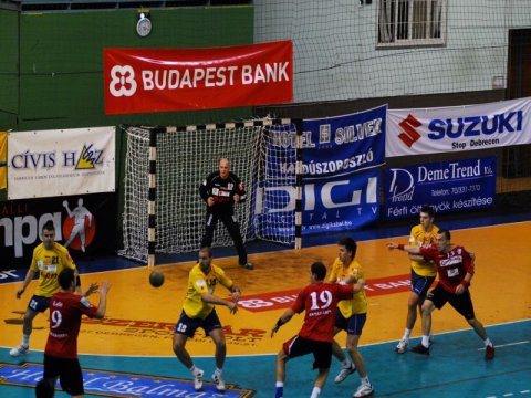 Nyolc edzőmeccs a kalapban