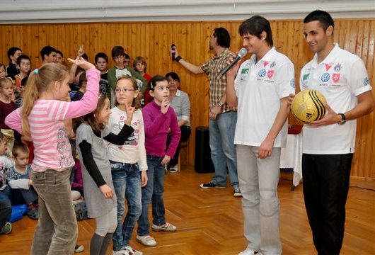 Lencse Lászlóék iskolalátogatása