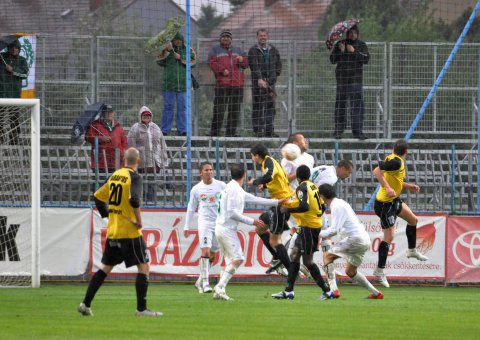 A Pápára nehéz 90 perc vár